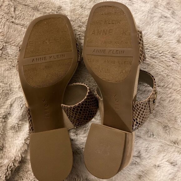 : : ANNE KLEIN NEW Faux Snake Skin Sandals with Chunky Heels : : - Picture 4 of 13